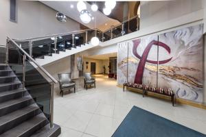 The lobby or reception area at Holiday Inn Express Sandton-Woodmead, an IHG Hotel
