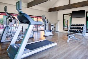 Fitness centrum a/nebo fitness zařízení v ubytování Holiday Inn Express Sedona - Oak Creek by IHG