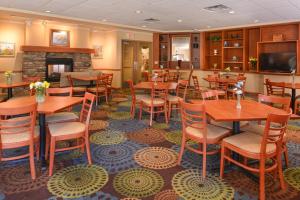 Χώρος καθιστικού στο Holiday Inn Express St Croix Valley by IHG