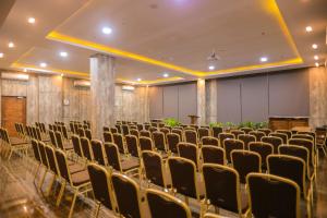 Kawasan bisnes dan/atau bilik persidangan di Pollos Hotel & Gallery