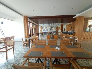 Restoran atau tempat lain untuk makan di Pollos Hotel & Gallery