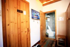 Tongli Begonia Flowers Guesthouse的一间浴室