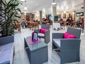 Gallery image of Noemys Neris Montlucon - hotel restaurant in Néris-les-Bains