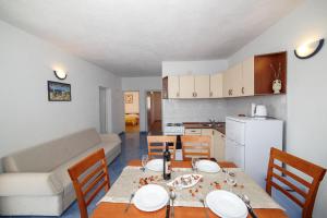 Kuchyň nebo kuchyňský kout v ubytování Holiday home Sego