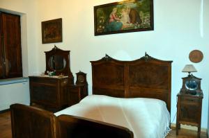 La Corte Di Gerardo tesisinde bir odada yatak veya yataklar