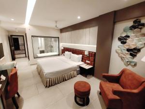 The Flora Grand, Vasco, Goa客房内的一张或多张床位