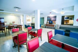 Gallery image of Holiday Inn Express Hotel & Suites Baton Rouge -Port Allen, an IHG Hotel in Port Allen