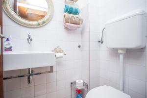 Kúpeľňa v ubytovaní Sevid holiday homes + 37 fotografií