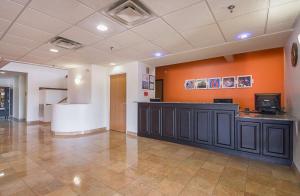 Kuchyň nebo kuchyňský kout v ubytování Motel 6 Dallas – Irving DFW Airport South