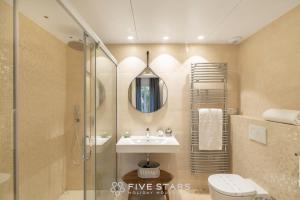 Ванная комната в Villa Artemys - Five Stars Holiday House