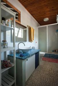 Kuchyň nebo kuchyňský kout v ubytování Marathos beach House