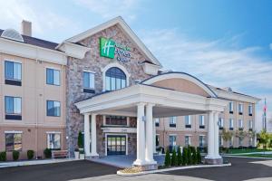 an image of a hotel with a gazebo at Holiday Inn Express Hotel & Suites Warminster-Horsham by IHG in Warminster