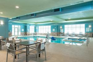 Foto da galeria de Holiday Inn Express & Suites Wausau, an IHG Hotel em Weston