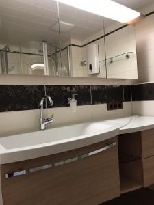 Ένα μπάνιο στο Appartement Familie Willems Winterberg 3