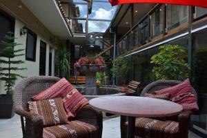 Ruang duduk di Hotel Royal Qosqo
