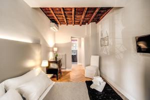 Posteľ alebo postele v izbe v ubytovaní Trevi Fountain Superior 3 bdr apartment