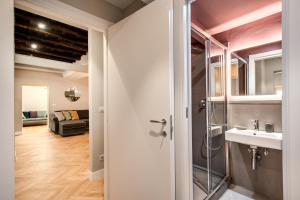Kúpeľňa v ubytovaní Trevi Fountain Superior 3 bdr apartment