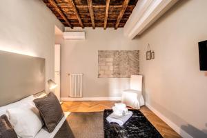 Posedenie v ubytovaní Trevi Fountain Superior 3 bdr apartment