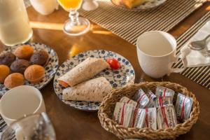 Svečiams siūlomi pusryčių variantai apgyvendinimo įstaigoje Charis Guesthouse