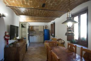 Kuchnia lub aneks kuchenny w obiekcie B&B BONE NOVELLE dimora storica palazzo zuzi