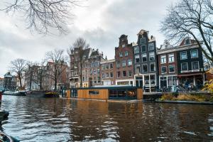 Foto dalla galleria di 2 Houseboat Suites Amsterdam Prinsengracht ad Amsterdam