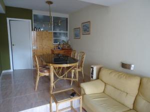 A seating area at Residencial Peñiscola Playa 6 LEK