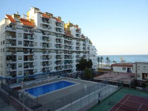 The swimming pool at or close to Residencial Peñiscola Playa 6 LEK