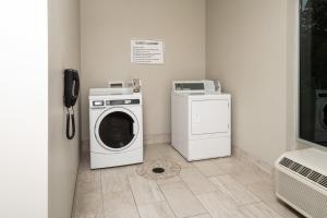 Fotografie z fotogalerie ubytování Holiday Inn Express & Suites Memphis Arpt Elvis Presley Blv by IHG v destinaci Memphis