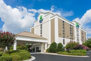 Afbeelding uit fotogalerij van Holiday Inn Express & Suites Wilmington-University Center, an IHG Hotel in Wilmington