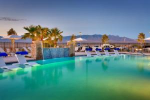 Bazén v ubytování Hampton Inn & Suites by Hilton Mesquite nebo v jeho okolí
