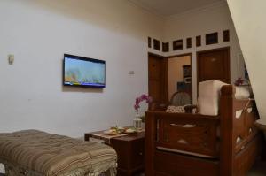 Gallery image of ChiGhaya Guest House in Lawean