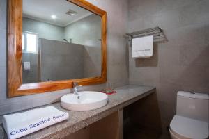 A bathroom at Cebu Seaview Dive Resort