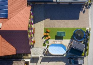 The swimming pool at or close to Appartement Oberreiter