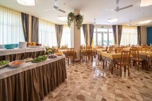 Restaurace v ubytování Hotel Sayonara