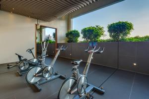 Fitness centrum a/nebo fitness zařízení v ubytování Holiday Inn Express Hong Kong Mongkok by IHG