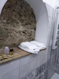 A bathroom at B&B Le Vie del Borgo