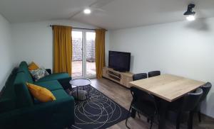 TV/trung tâm giải trí tại Liptov Mobile House