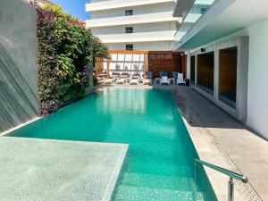 Bazén v ubytovaní Manousos City Hotel alebo v jeho blízkosti