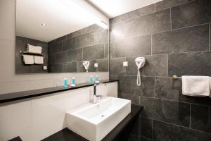 Koupelna v ubytování Bastion Hotel Apeldoorn Het Loo + 29 fotografií