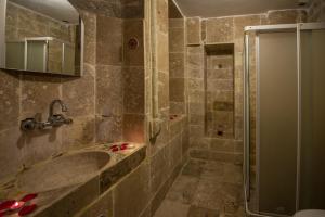 Ванна кімната в Mayaoglu Konagi Hotel
