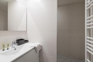Fotografie z fotogalerie ubytování HONORÊ - SUITE ARBRE SEC v destinaci Lyon