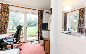 Imagen de la galería de Pass the Keys Cosy & Bright Studio with Garden View Free Parking, en Cambridge