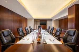 Konferenční prostory v ubytování Royal Hometel Suites + 36 fotografií