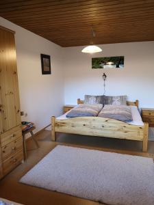 Posteľ alebo postele v izbe v ubytovaní Ferienwohnung Schiestl