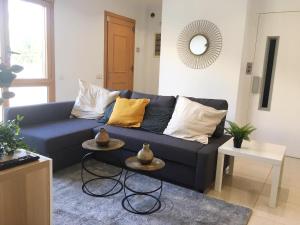 Posezení v ubytování La Cornisa Villa by WaveProperties