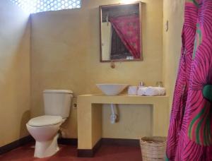 A bathroom at Jabar Lodge