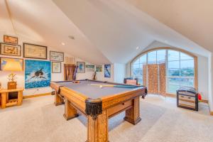 Τραπέζι μπιλιάρδου στο Rockaway Beach Oceanfront Wonder