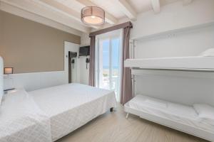 Llit o llits en una habitació de Hotel Austria