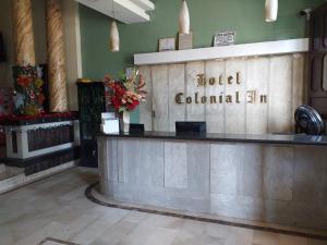 Лобби или стойка регистрации в Hotel Colonial Inn