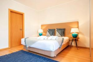 Giường trong phòng chung tại ★ OCEANFRONT: Luxury Breathtaking Views and Pool ★ +16 ảnh